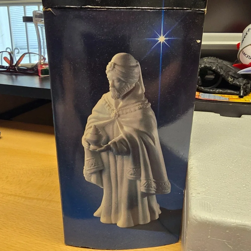 Avon Nativity Collectibles The Magi Balthasar Porcelain Figure Used 1982 Used